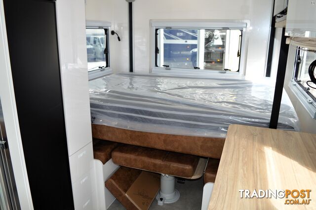 2024 Royal Flair Razor RXT14'6-2E - photo 3 of 42