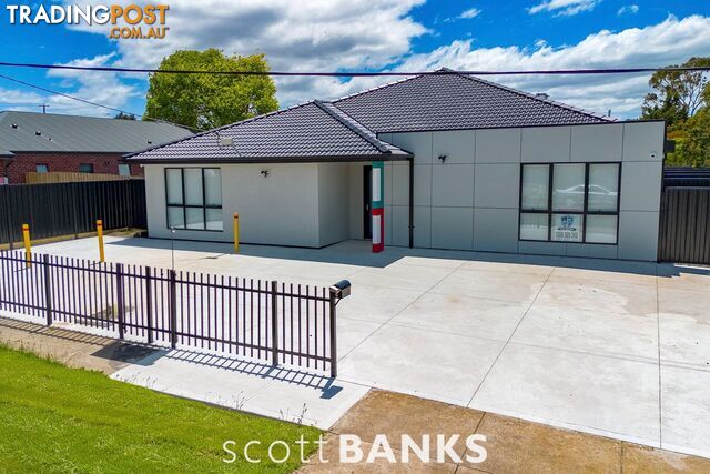 5 FRASER STREET Melton South VIC 3338 - photo 4 of 13