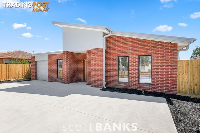 9 3 Richmond Crescent Werribee VIC 3030