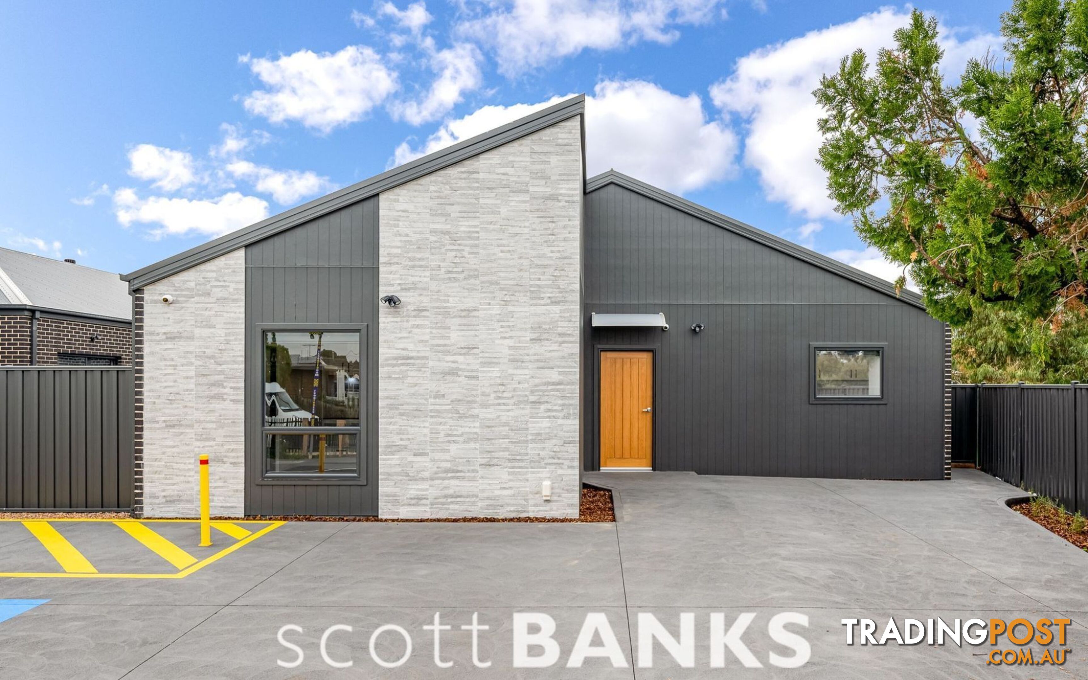 2 13 Raymond Street Melton South VIC 3338