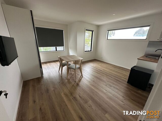 4D EILDON AVENUE Manor Lakes VIC 3024 - photo 5 of 14