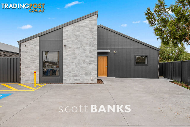 1 13 Raymond Street Melton South VIC 3338