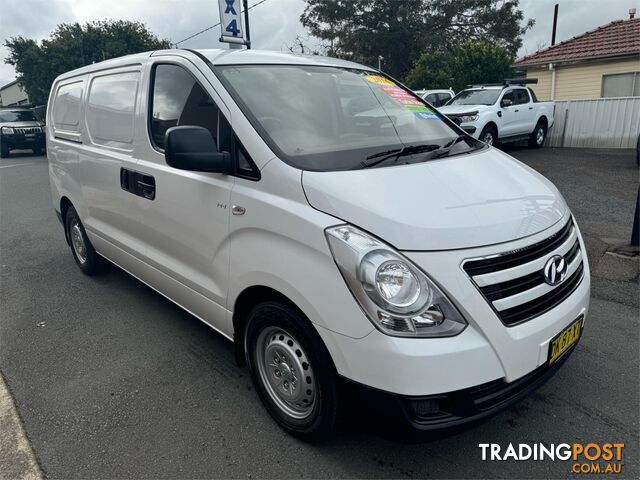 2016 HYUNDAI ILOAD  TQSERIES2(TQ3) 4D VAN