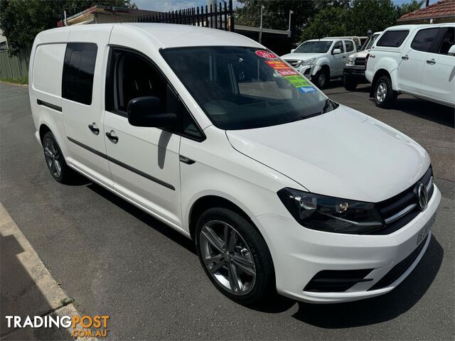 2017 VOLKSWAGEN CADDY MAXICREWVANTSI220 2KMY18 3D VAN