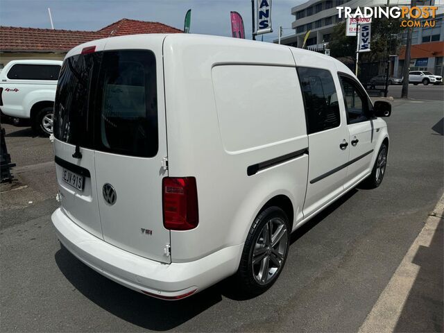 2017 VOLKSWAGEN CADDY MAXICREWVANTSI220 2KMY18 3D VAN