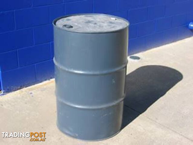 200 LITRE DRUMS STEEL CLEAN NO WASHNG INSIDE - photo 4 of 10