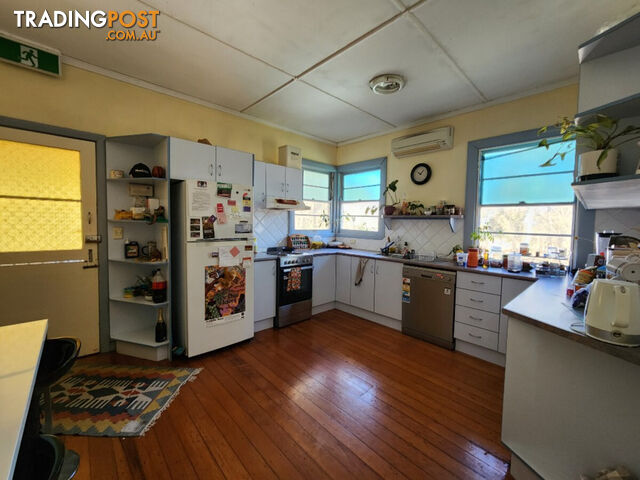8 Fieldings Road College View QLD 4343
