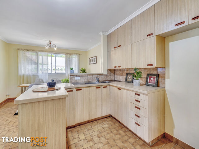 86 Nurstead Street CAMP HILL QLD 4152