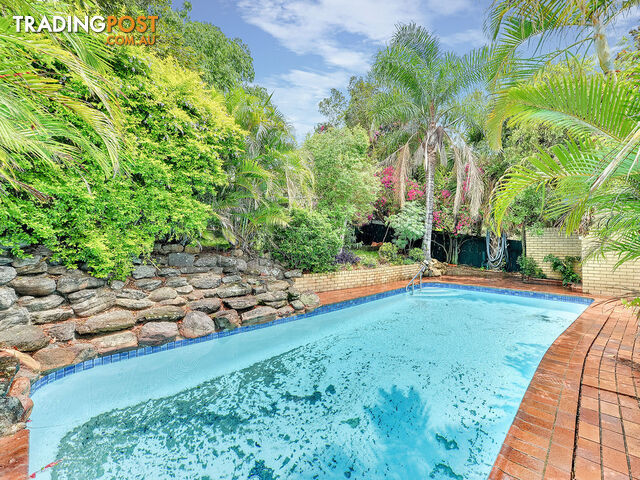 86 Nurstead Street CAMP HILL QLD 4152