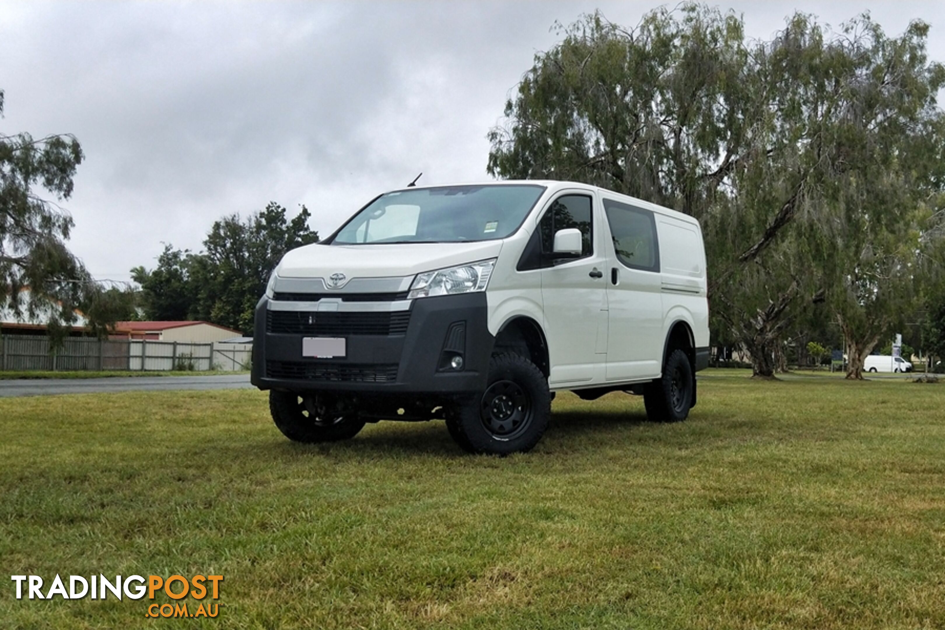 BUS 4x4 CAMPERVAN CONVERSION OF HIACE