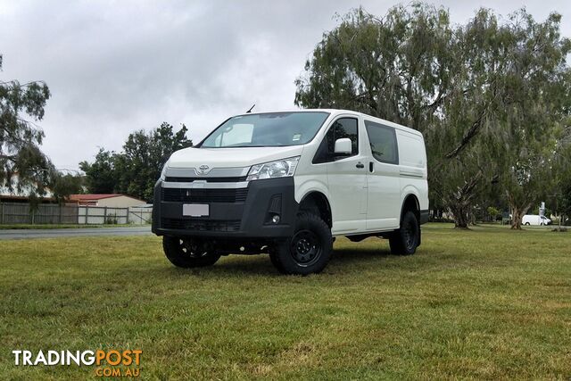 BUS 4x4 CAMPERVAN CONVERSION OF HIACE