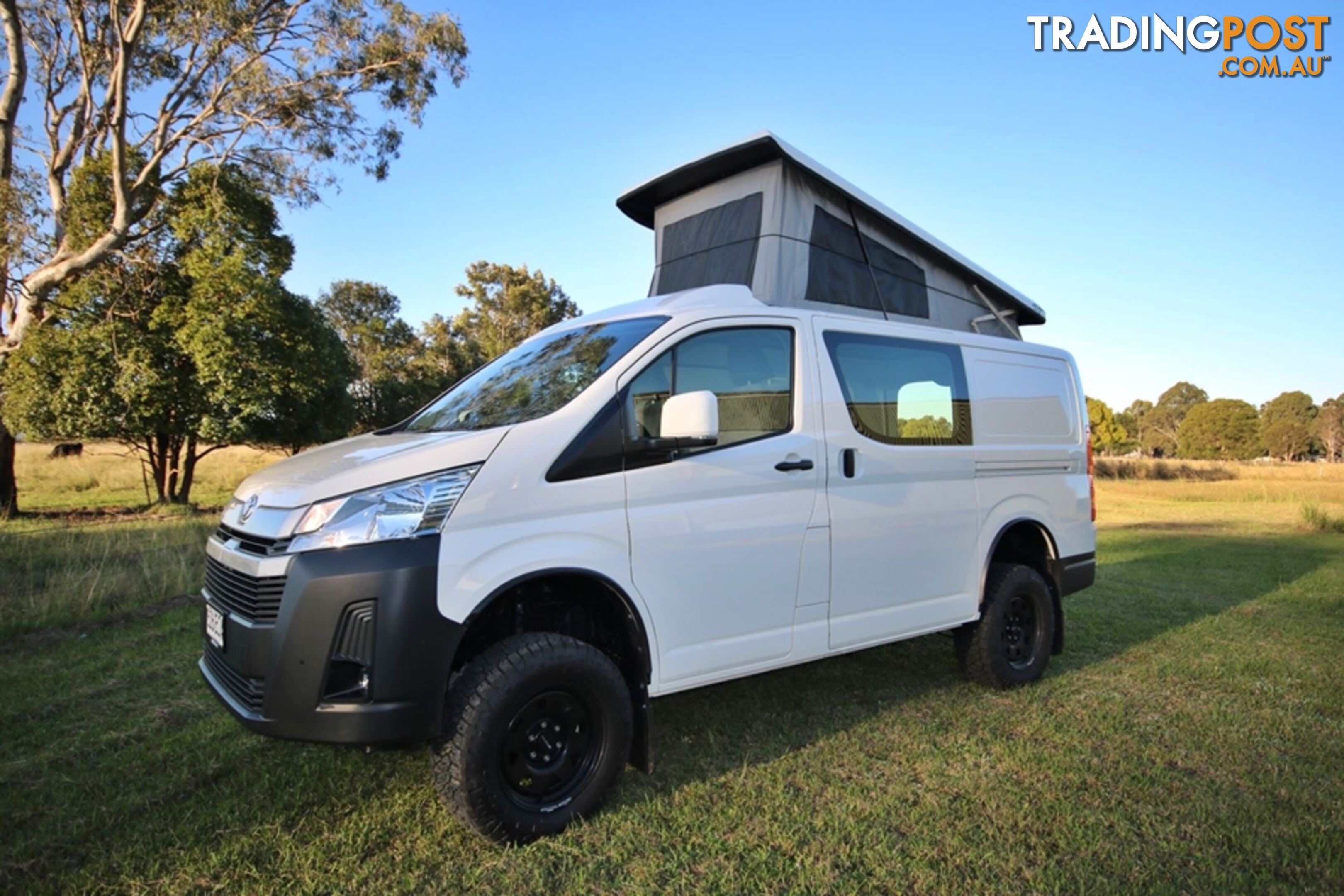 BUS 4x4 CAMPERVAN CONVERSION OF HIACE