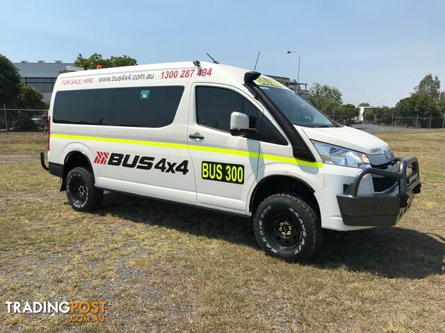 TOYOTA HIACE COMMUTER