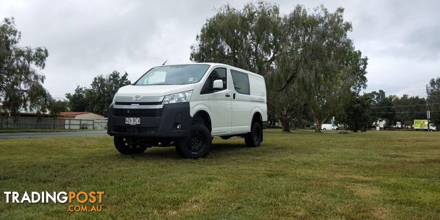 TOYOTA HIACE LWB VAN