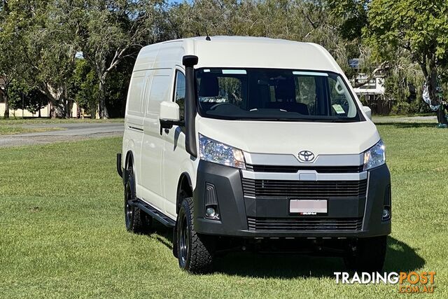 BUS 4x4 CONVERSION OF SLWB HIACE - photo 3 of 22