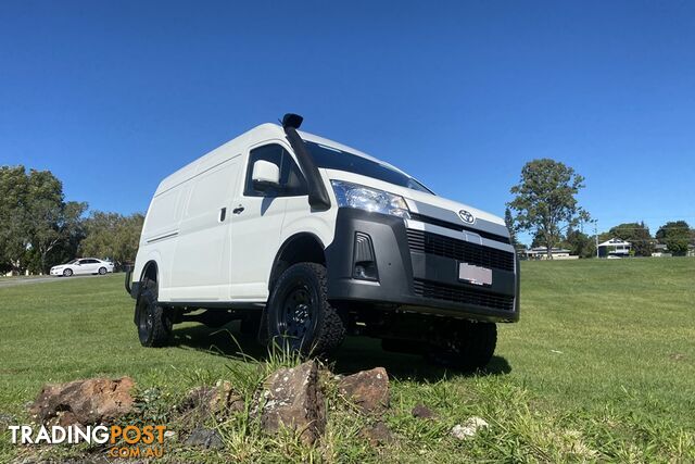 BUS 4x4 CONVERSION OF SLWB HIACE - photo 4 of 22