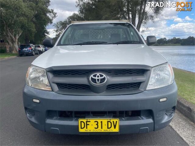 2008 TOYOTA HILUX - photo 2 of 9