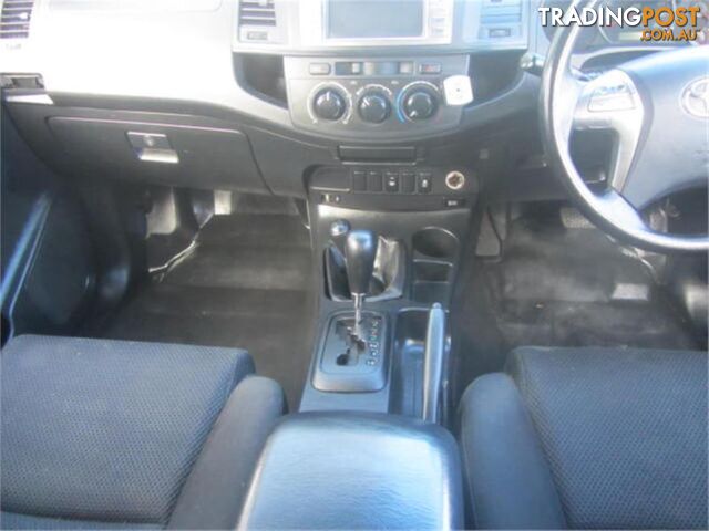 2013 TOYOTA HILUX - photo 2 of 19