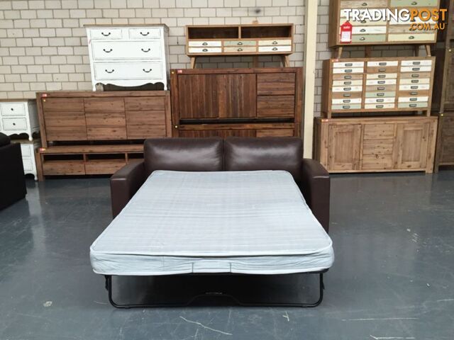 ITALIAN LEATHER SOFA BED - photo 5 of 7