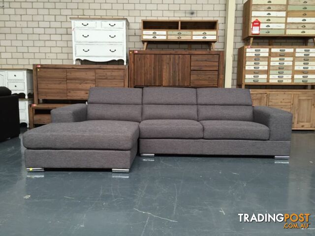 ICE - DINING TABLE , FACTORY SECOND 50% OFF RRP - photo 2 of 5