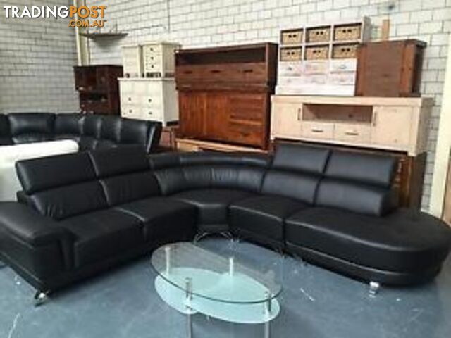 PEARL - BRAND NEW LEATHER LOUNGE