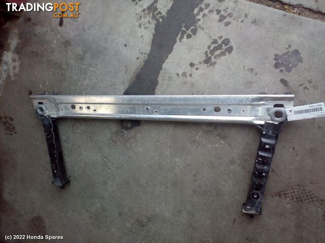 2015 RENAULT - MEGANE Radiator Support
