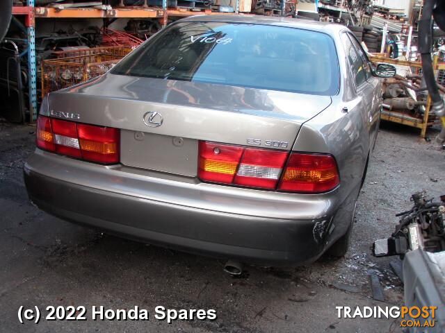 1996 LEXUS - ES300 (92-05) RIGHT_REAR_DOOR_SLIDING - photo 3 of 19