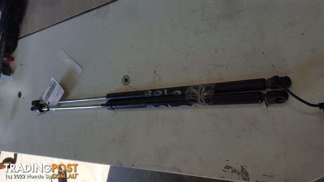 1988 PORSCHE - 944 Hatch Strut