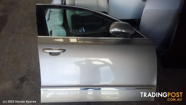 2014 SKODA - SUPERB Right Front Door