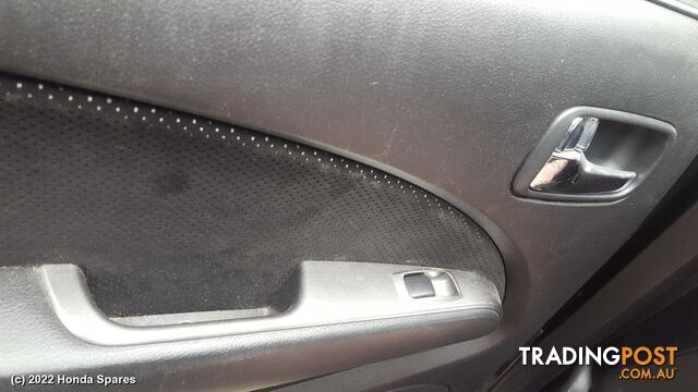 2005 MITSUBISHI - OUTLANDER Right Front Door