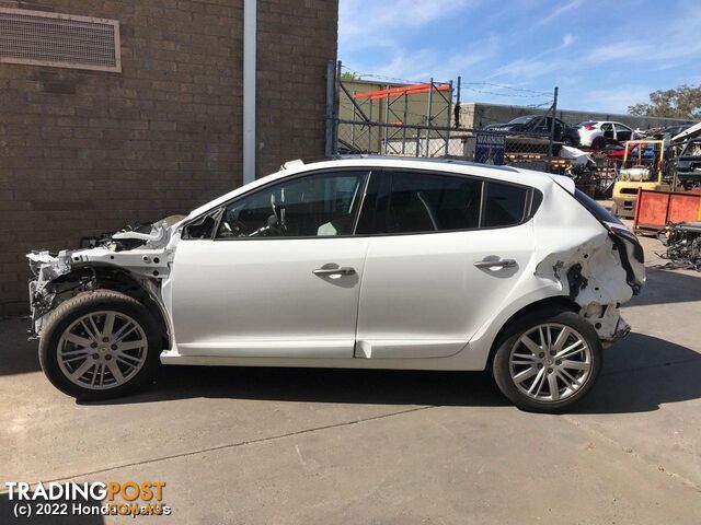 2015 RENAULT - MEGANE Rear/Tailgate Glass