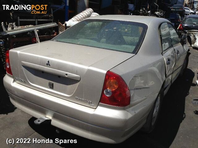 2002 MITSUBISHI - MAGNA Right Front Door Window