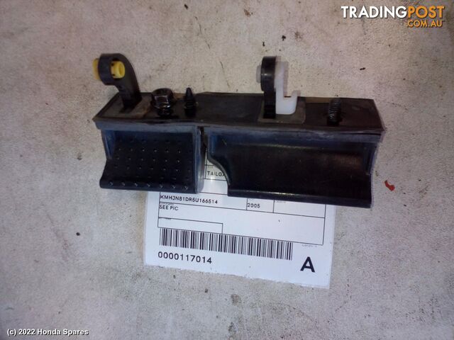 2005 HYUNDAI - TUCSON Tailgate Handle