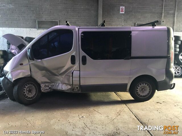 2006 RENAULT - TRAFIC Right Rear Hub Assembly