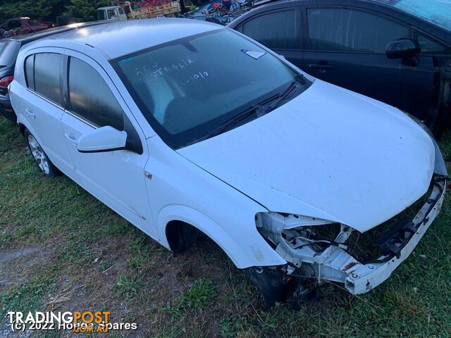 2004 HOLDEN - ASTRA Fuse Box
