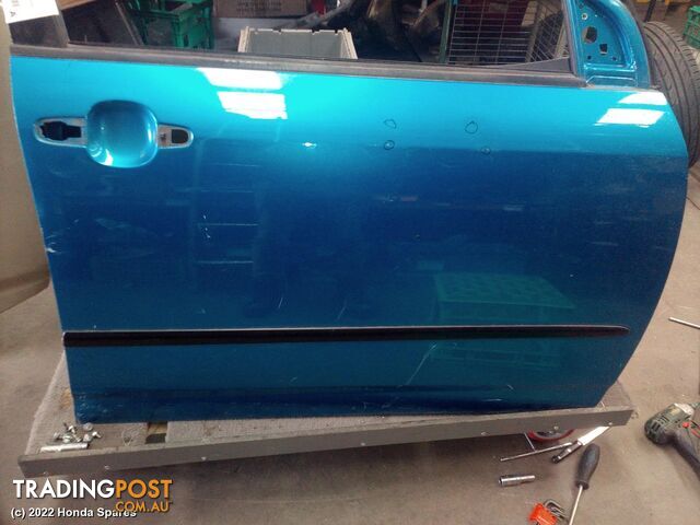 2004 TOYOTA - COROLLA Right Front Door