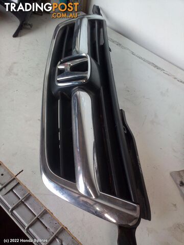 2002 HONDA - CRV Grille