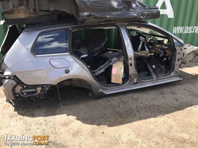 2014 VOLKSWAGEN - GOLF Right Rear Hub Assembly