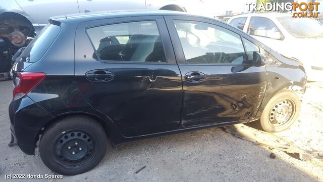 2015 TOYOTA - YARIS Right Front Window Reg/Motor