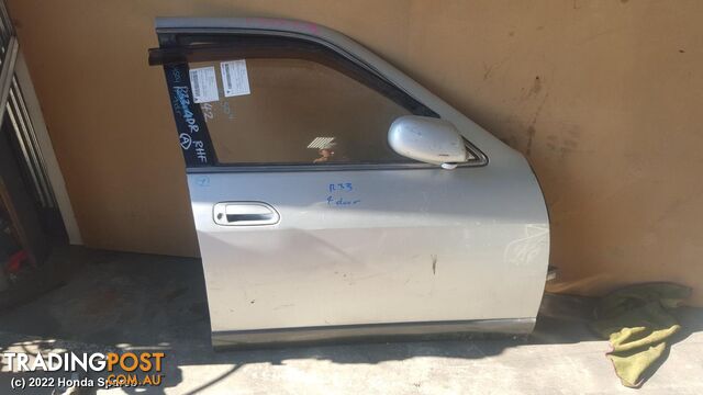 1994 NISSAN - SKYLINE Right Front Door