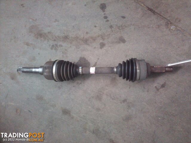 2004 TOYOTA - KLUGER Left Driveshaft