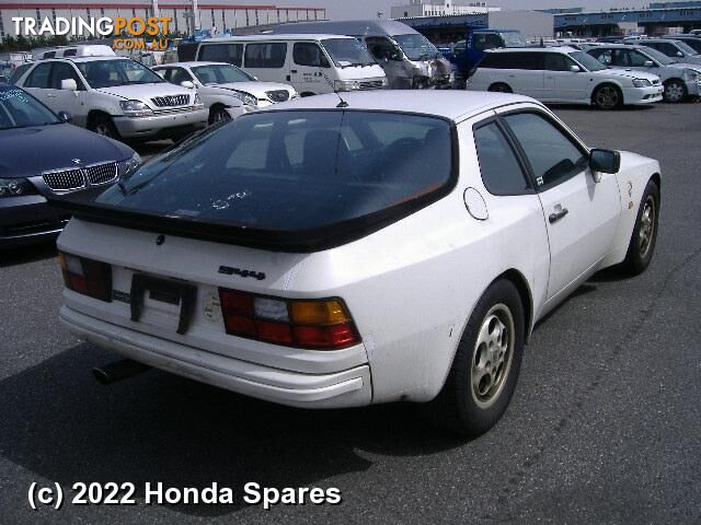 1989 PORSCHE - 944 Right Rear Side Glass - photo 1 of 7