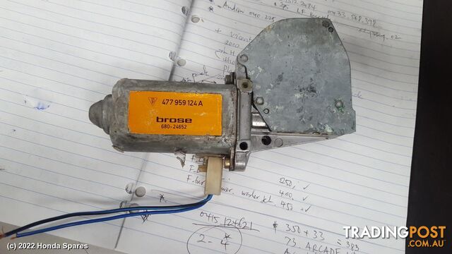 1988 PORSCHE - 944 Right Front Window Reg/Motor