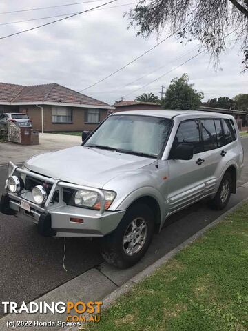 2002 MITSUBISHI - PAJERO Right Front Door Window