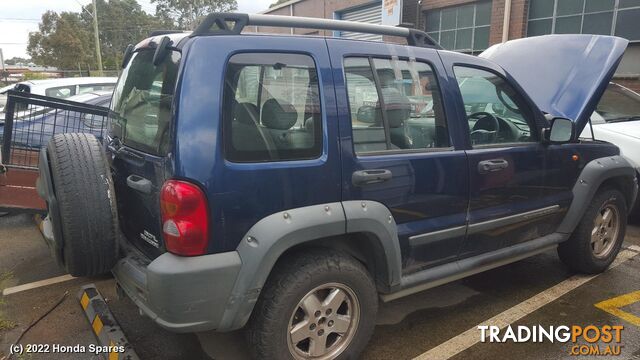 2005 JEEP - CHEROKEE Bonnet