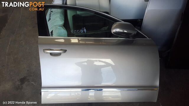 2014 SKODA - SUPERB Right Front Door Window