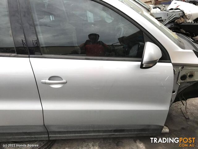 2011 VOLKSWAGEN - TIGUAN Right Rear Door Window