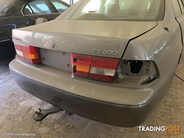 1997 LEXUS - ES300 (92-05) Right Front Door