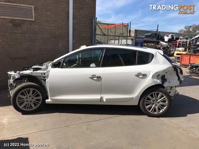 2015 RENAULT - MEGANE Right Front Door Window