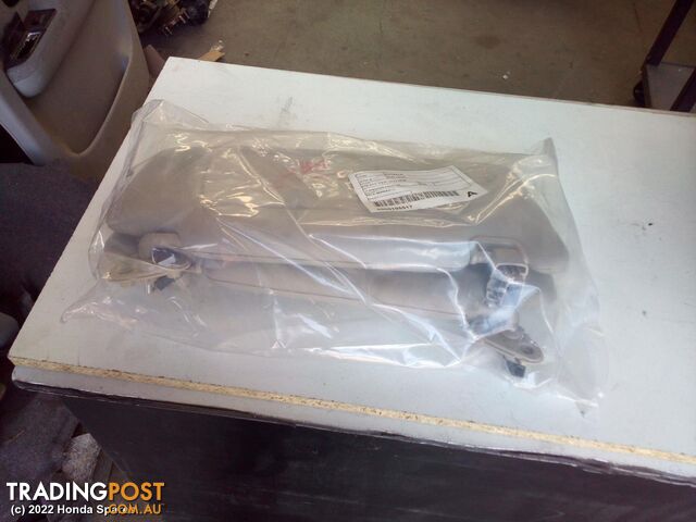 2004 SUBARU - OUTBACK Sunvisor